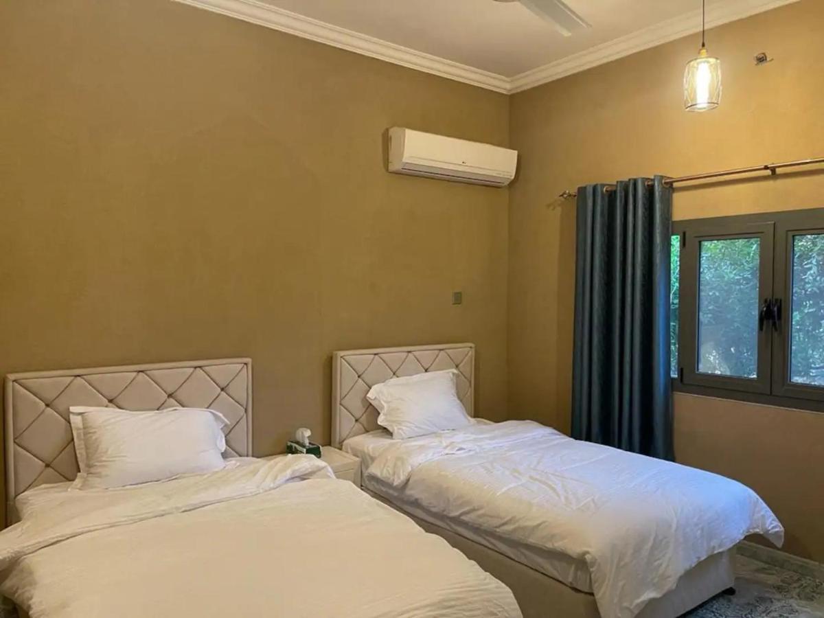 Rose Guesthouse Al 'Aqar Ngoại thất bức ảnh