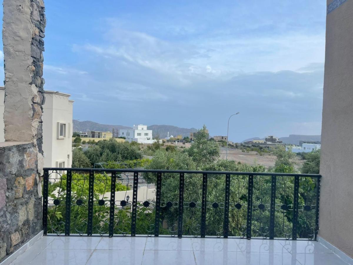Rose Guesthouse Al 'Aqar Ngoại thất bức ảnh
